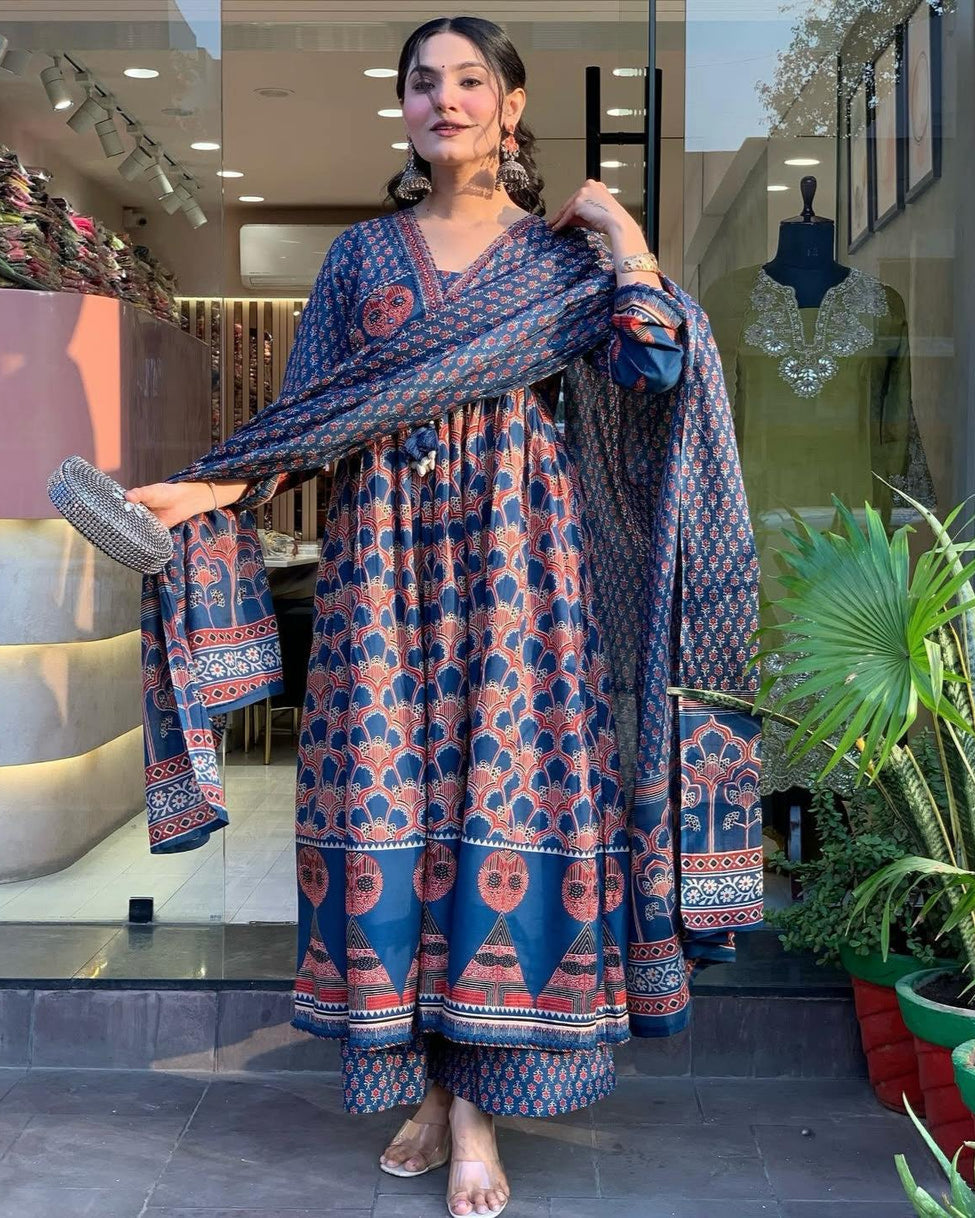 Vanya – Hand-Embroidered Floral Cotton Anarkali Set