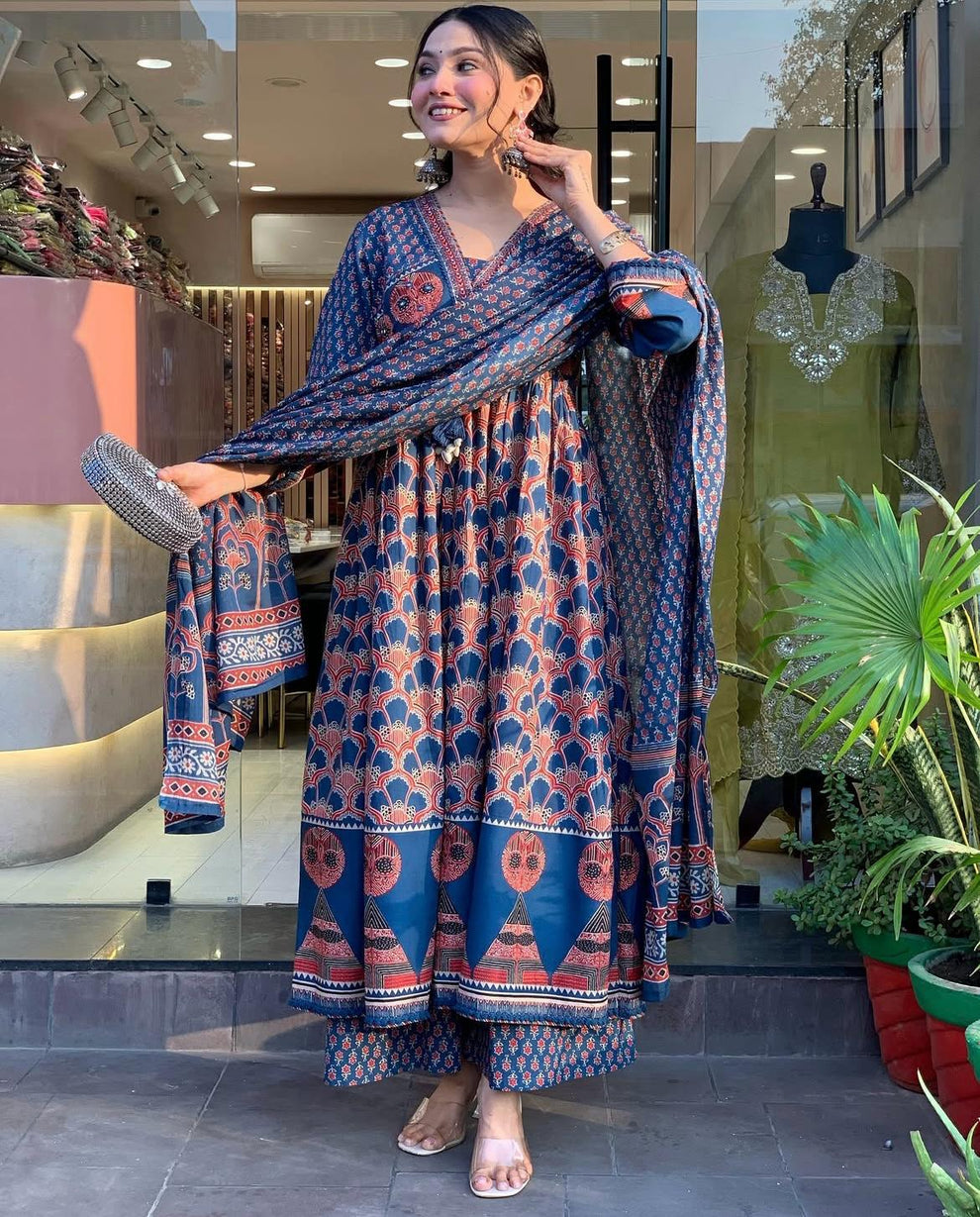 Vanya – Hand-Embroidered Floral Cotton Anarkali Set
