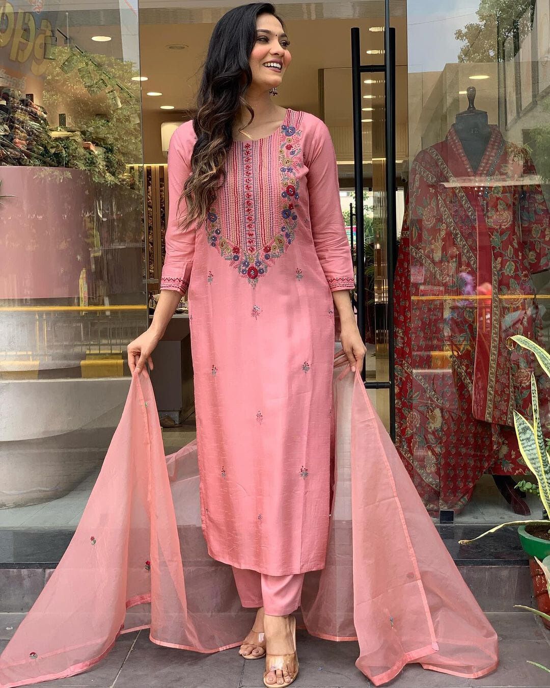 Blush Pink Chanderi Silk Embroidered Kurta Pant Set with Organza Dupatta