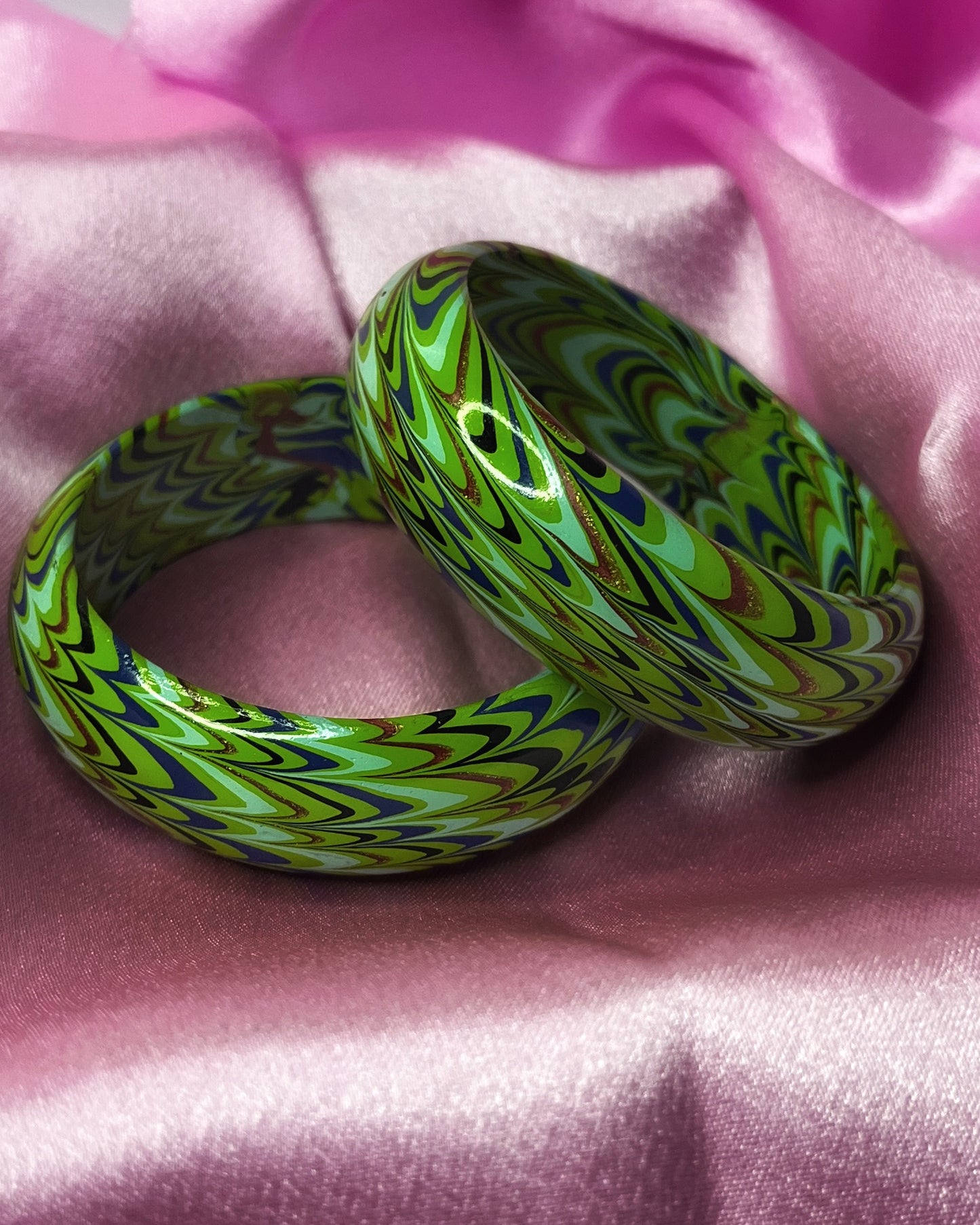 Handcrafted Peacock Green Marbled Lac Bangles